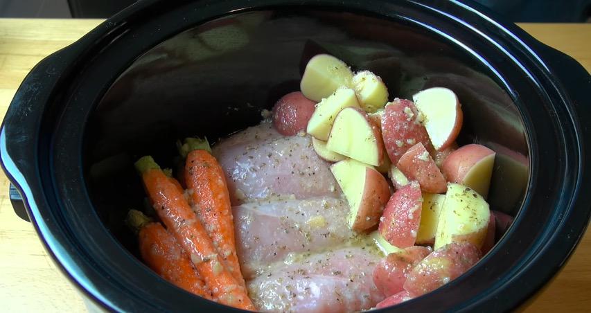 Slow cooker